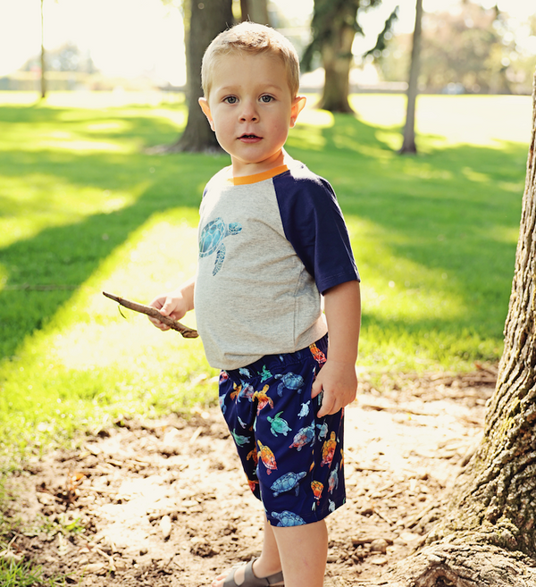 Gray Heather Crewneck Tee & Turtle Dive Shorts