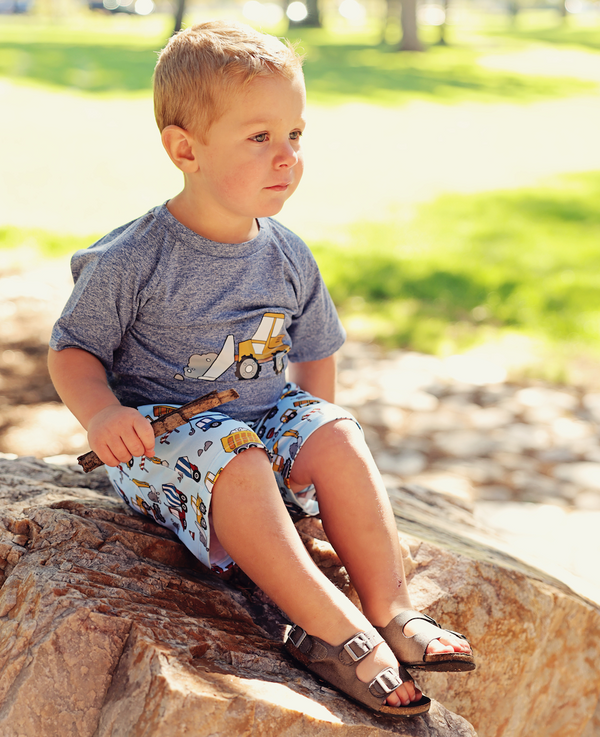 Navy Heather Digger Crewneck Tee & Truck Land Pocket Shorts